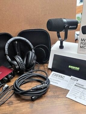 Complete Voiceover / Podcast Recording Kit – Shure MV7X + Scarlett Solo